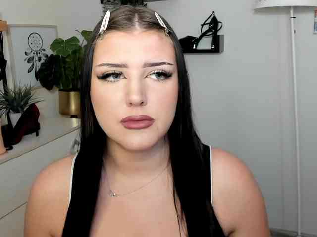 Miabrunette22