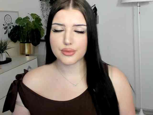 Miabrunette22