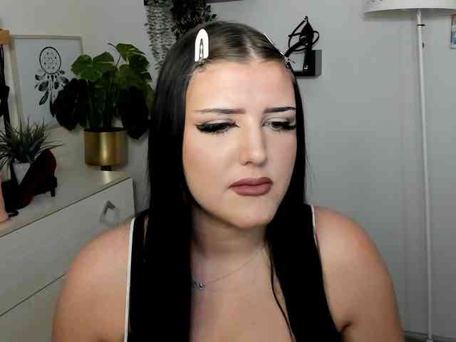 Miabrunette22