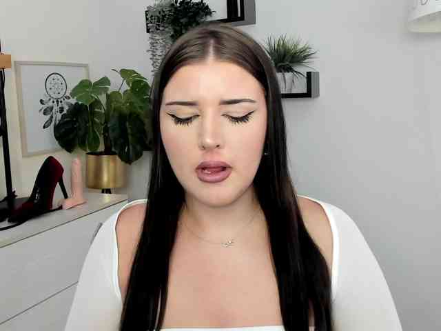 Miabrunette22