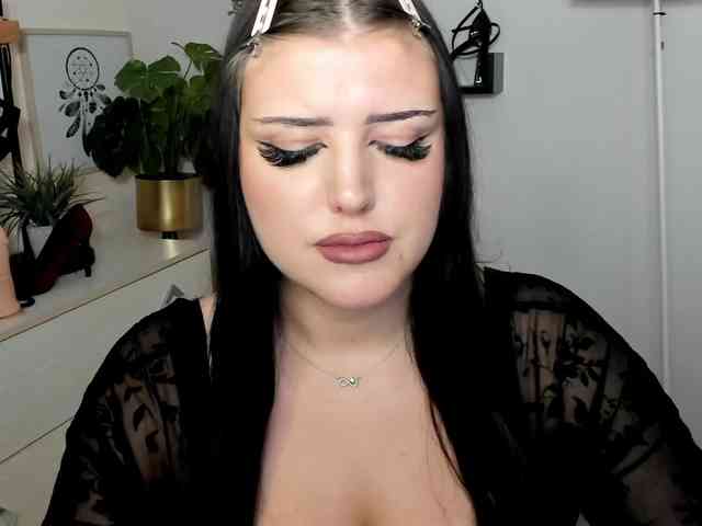 Miabrunette22