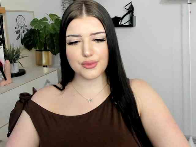 Miabrunette22