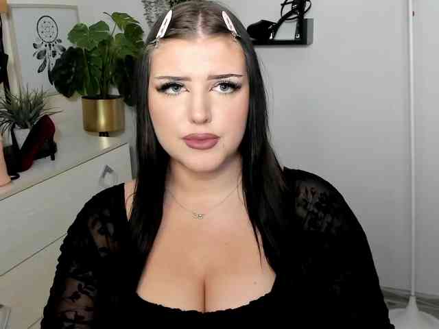 Miabrunette22