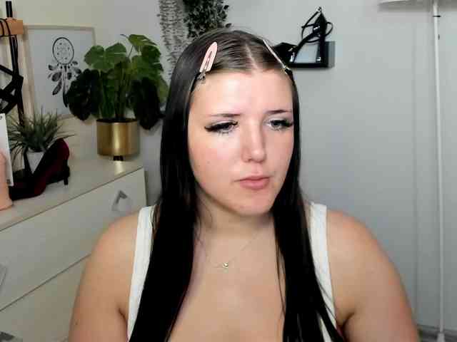 Miabrunette22