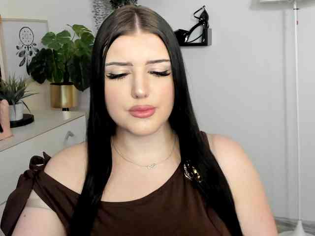 Miabrunette22