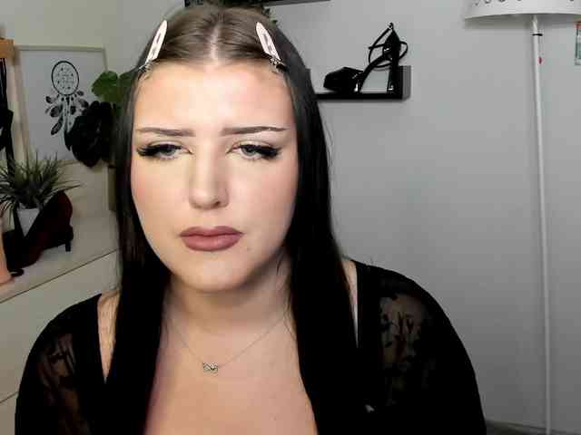 Miabrunette22