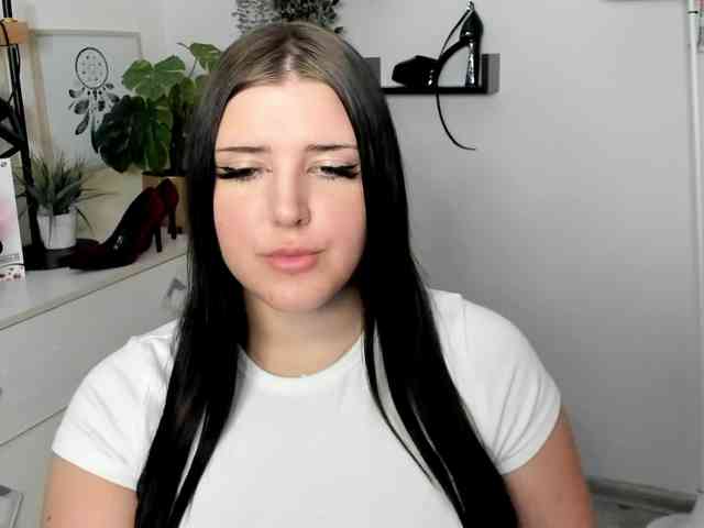 Miabrunette22