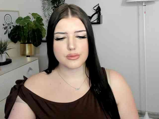 Miabrunette22