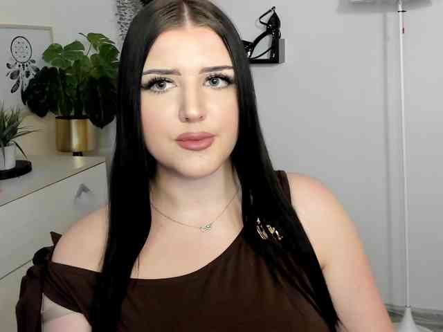 Miabrunette22