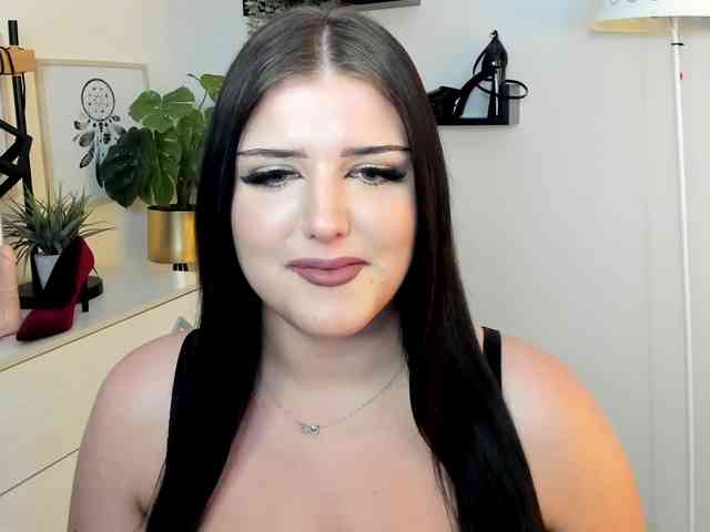 Miabrunette22