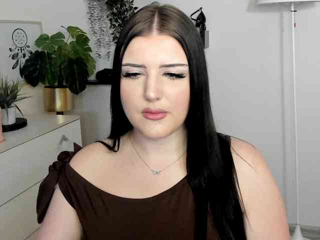 Miabrunette22