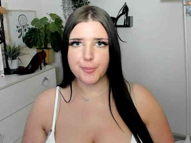 Miabrunette22