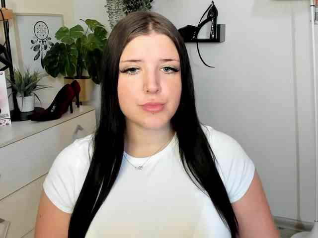 Miabrunette22