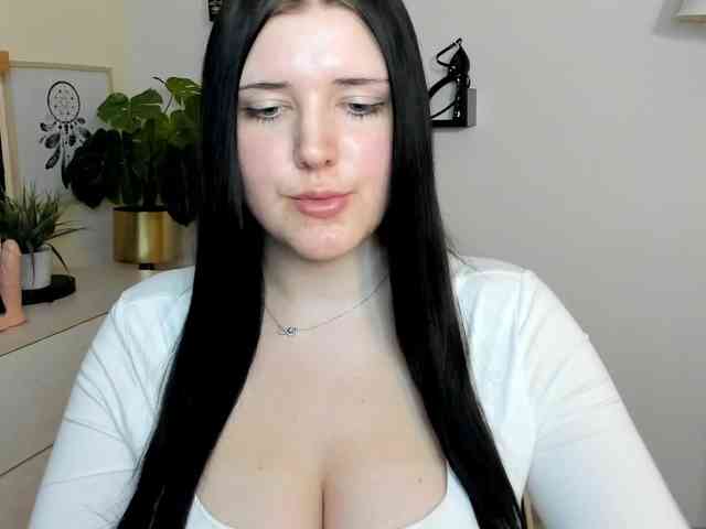 Miabrunette22