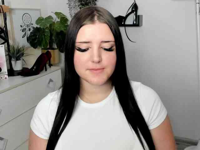 Miabrunette22