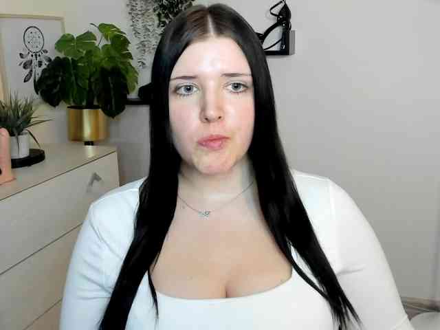 Miabrunette22