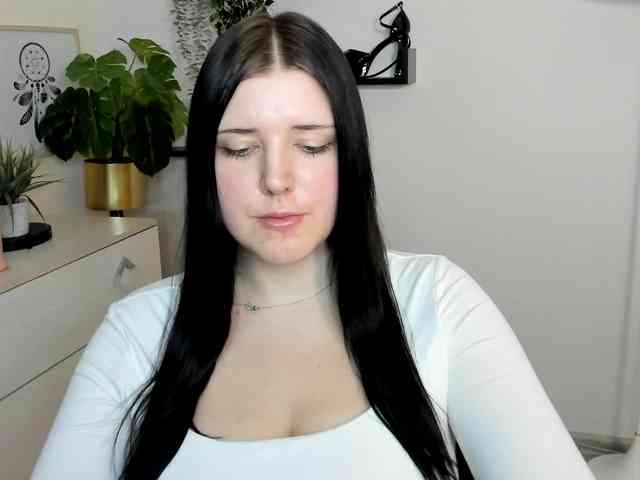 Miabrunette22