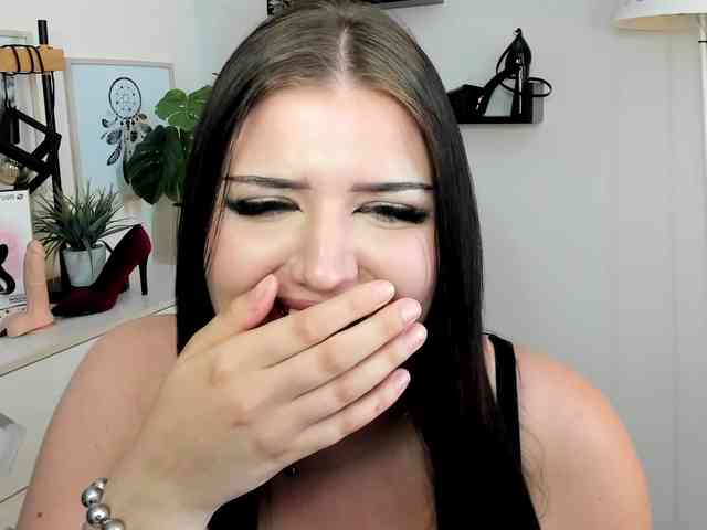 Miabrunette22