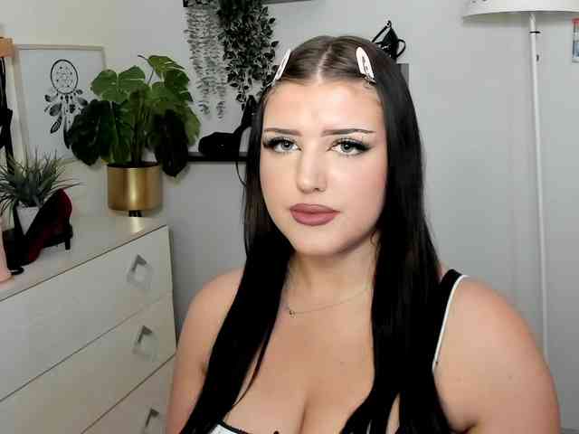 Miabrunette22