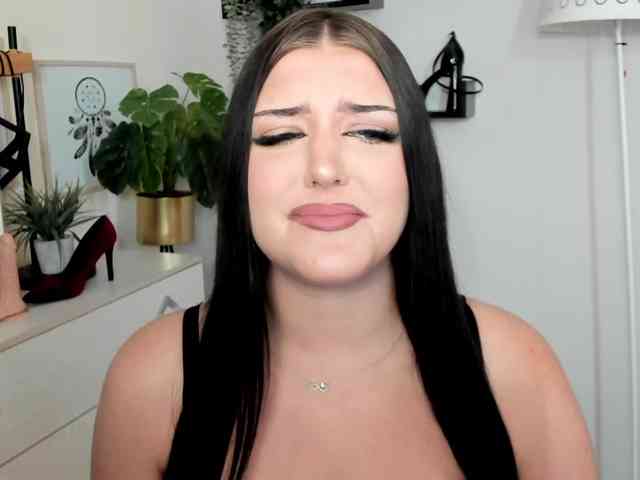 Miabrunette22