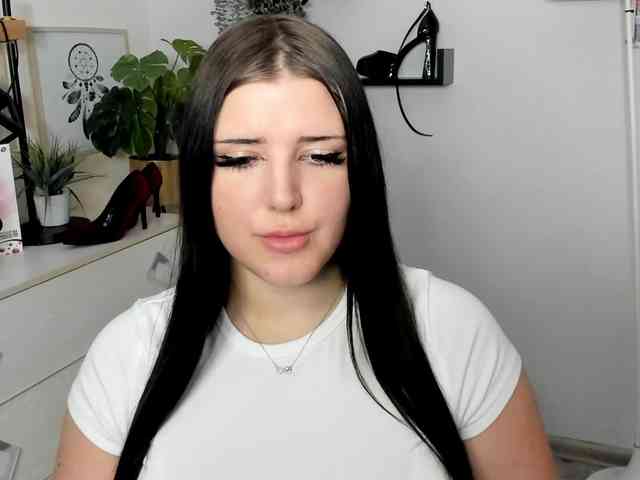 Miabrunette22