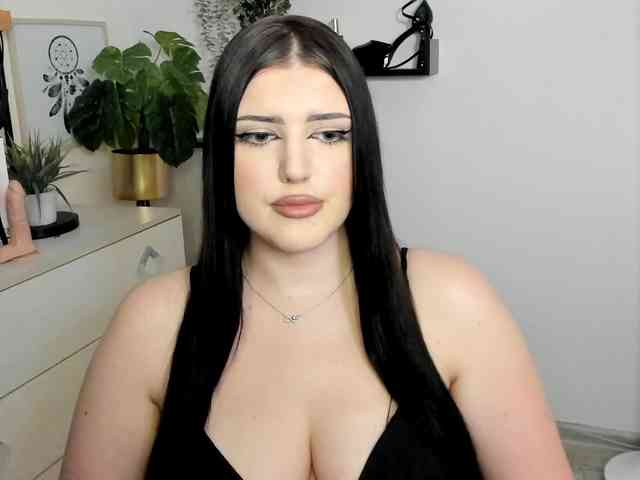 Miabrunette22