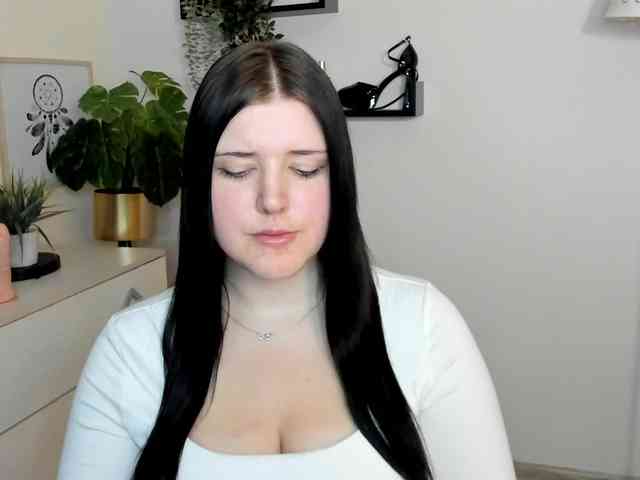 Miabrunette22
