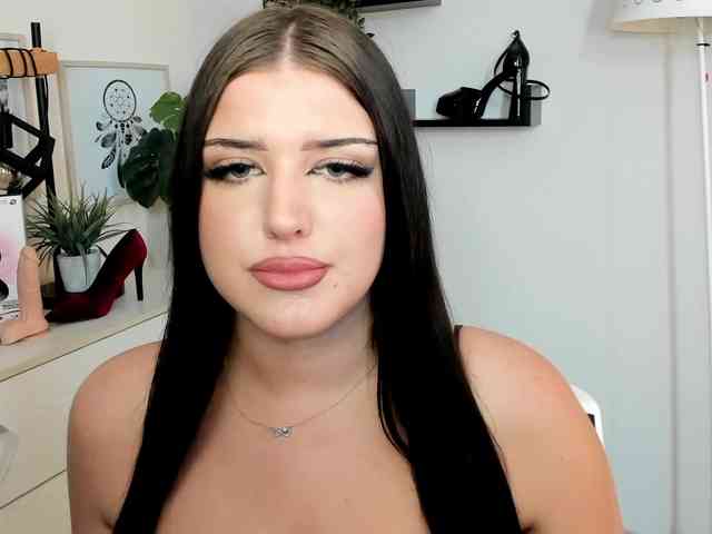 Miabrunette22