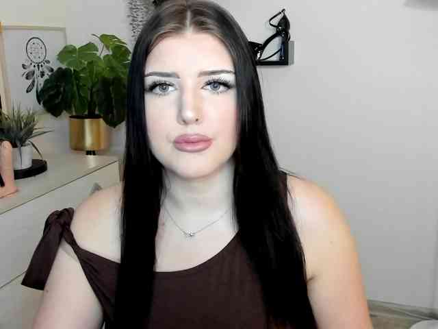Miabrunette22