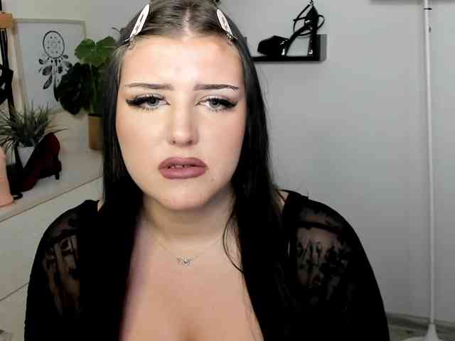 Miabrunette22