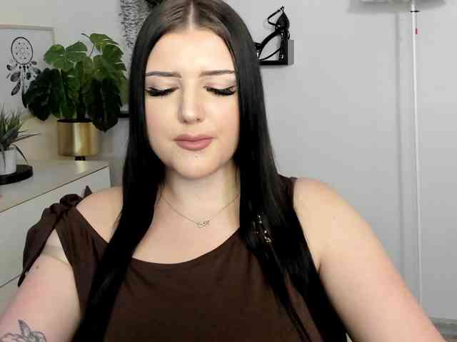 Miabrunette22
