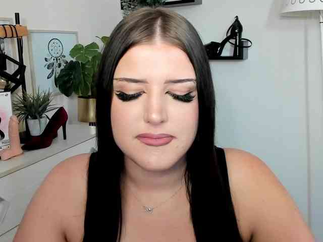 Miabrunette22