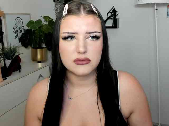 Miabrunette22