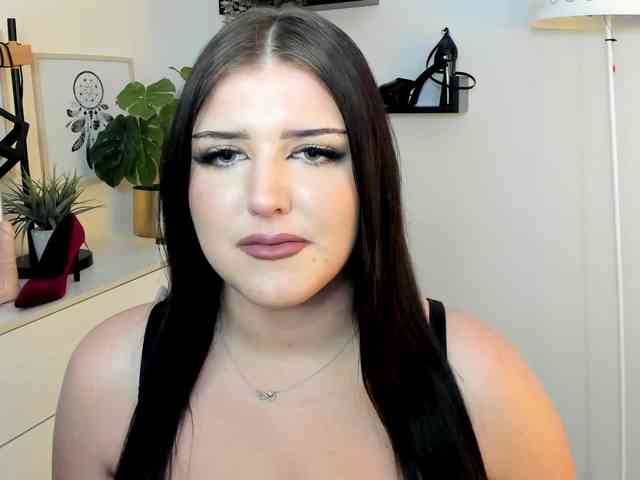 Miabrunette22