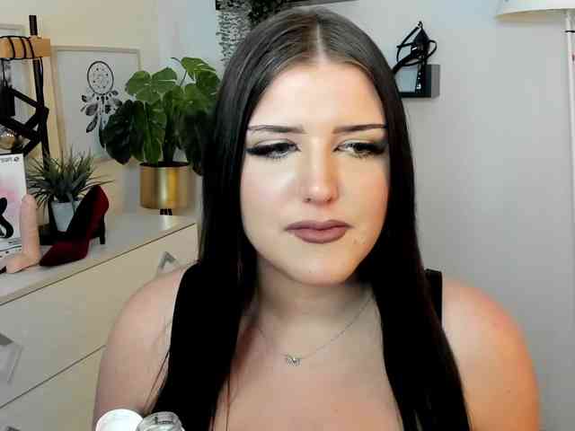 Miabrunette22