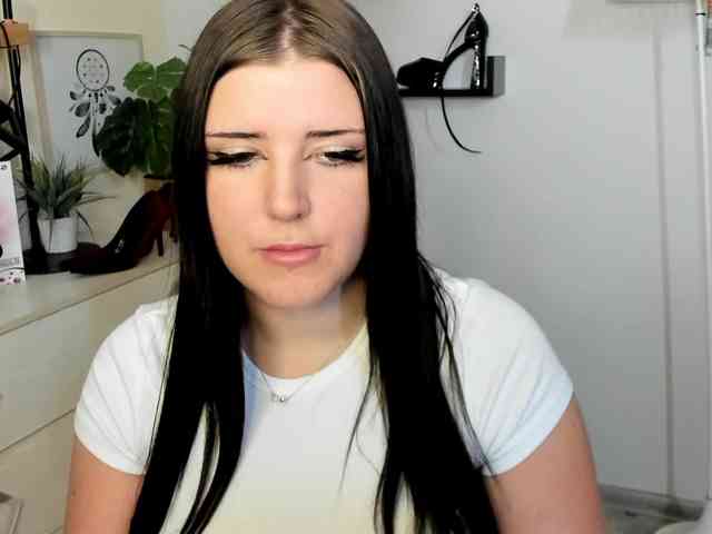 Miabrunette22