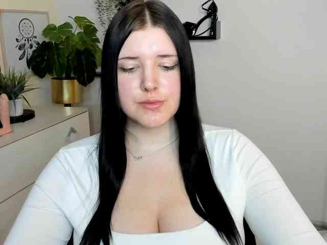 Miabrunette22