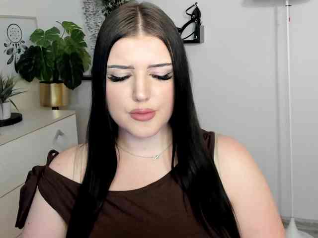 Miabrunette22
