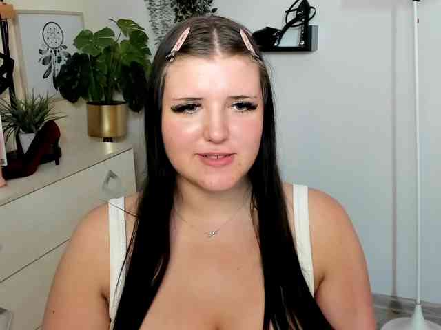 Miabrunette22