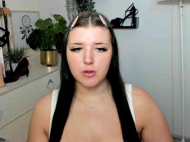 Miabrunette22