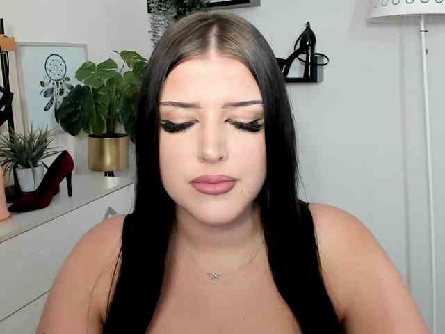 Miabrunette22
