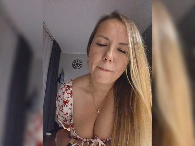 Stacy-meow1 live cam on BongaCams