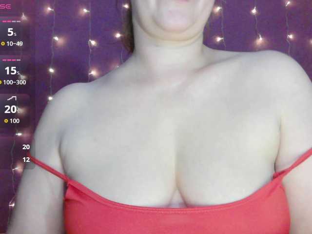 SoftMoon live cam on BongaCams