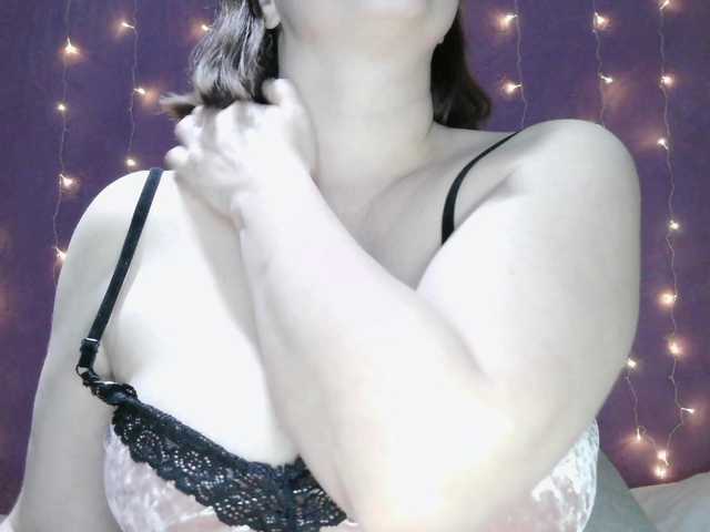 SoftMoon's BongaCams show and profile