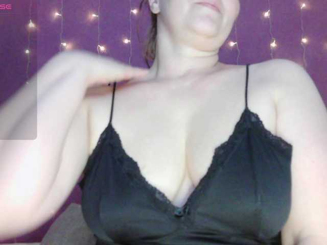 SoftMoon live cam on BongaCams