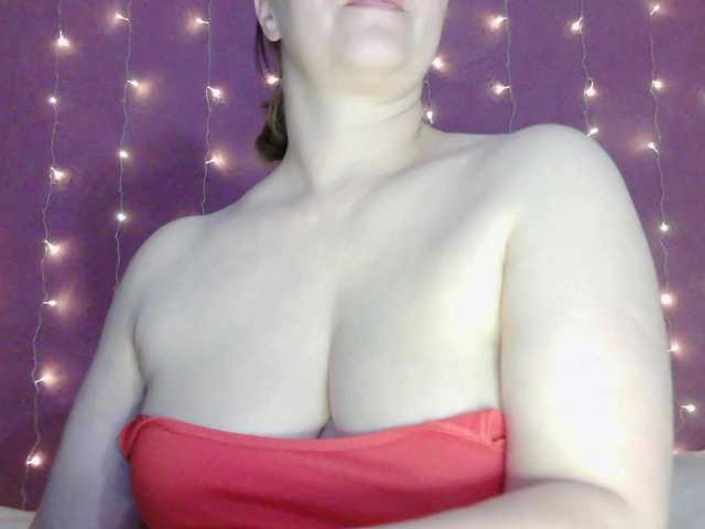 SoftMoon live cam on BongaCams