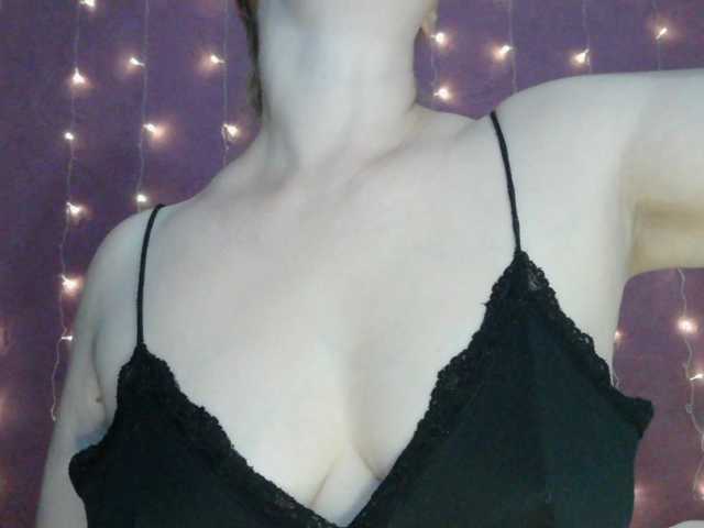 SoftMoon live cam on BongaCams