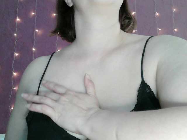 SoftMoon's BongaCams show and profile