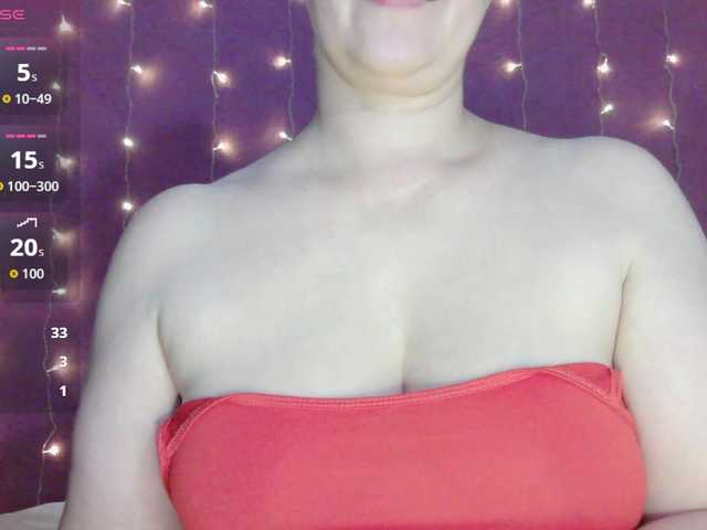 SoftMoon live cam on BongaCams