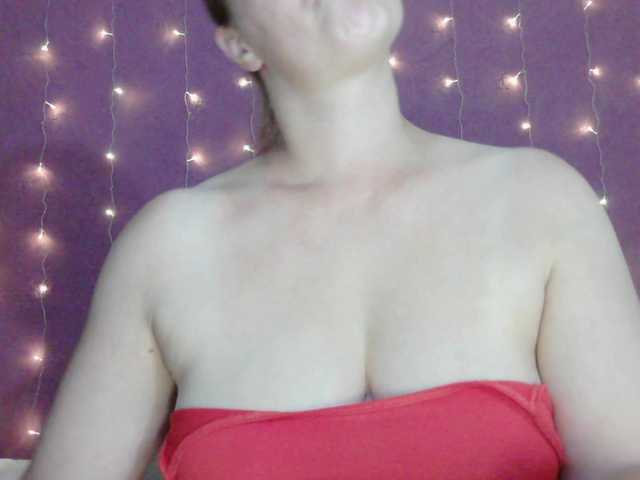SoftMoon live cam on BongaCams